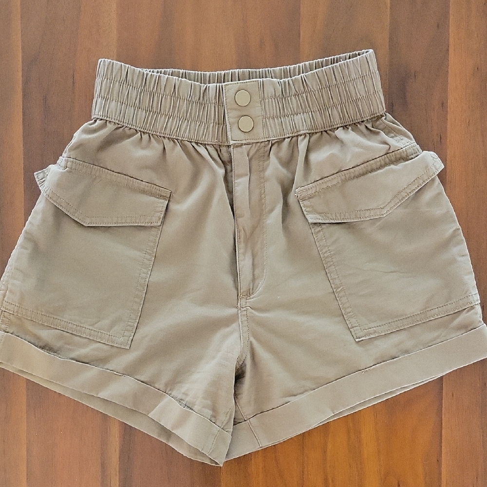Abercrombie & Fitch Tan Cargo Shorts Relaxed Fit